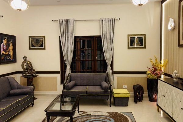 File_004 Interior image